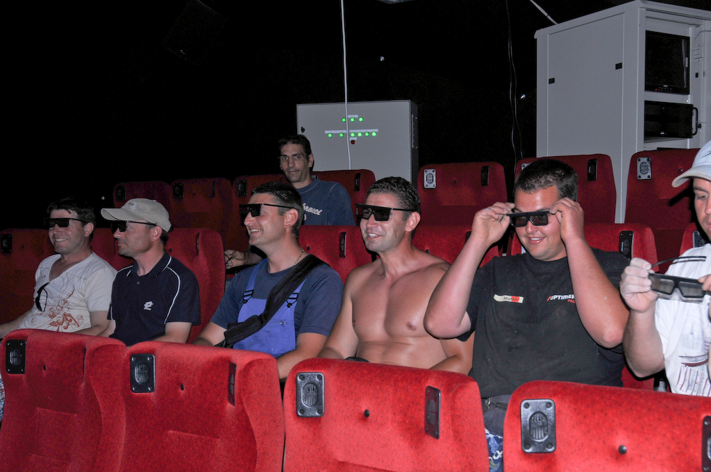 Mirror Infinity Dome™ premium kino ir renginių patirtis — 4d_cinema48